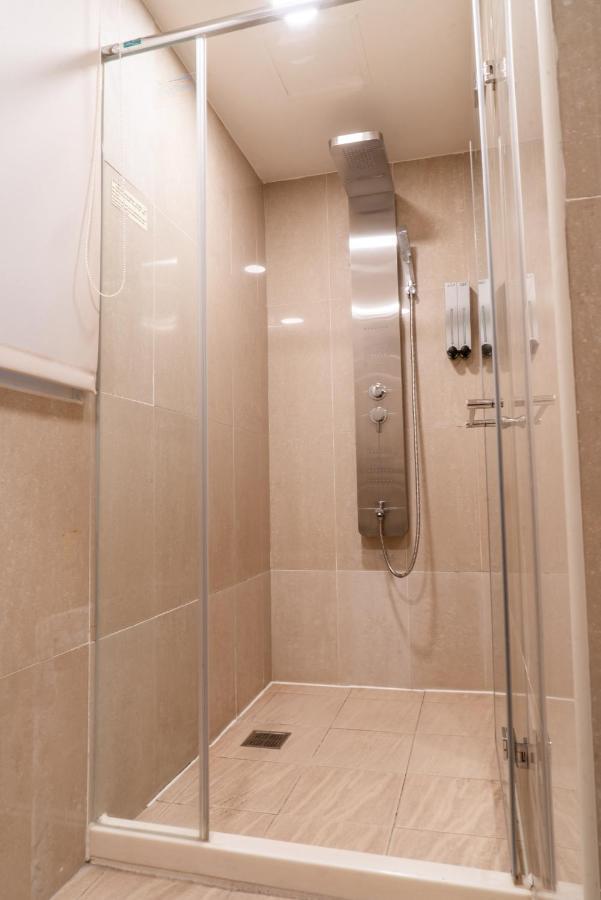 Elegance Hotel Тайбэй Экстерьер фото