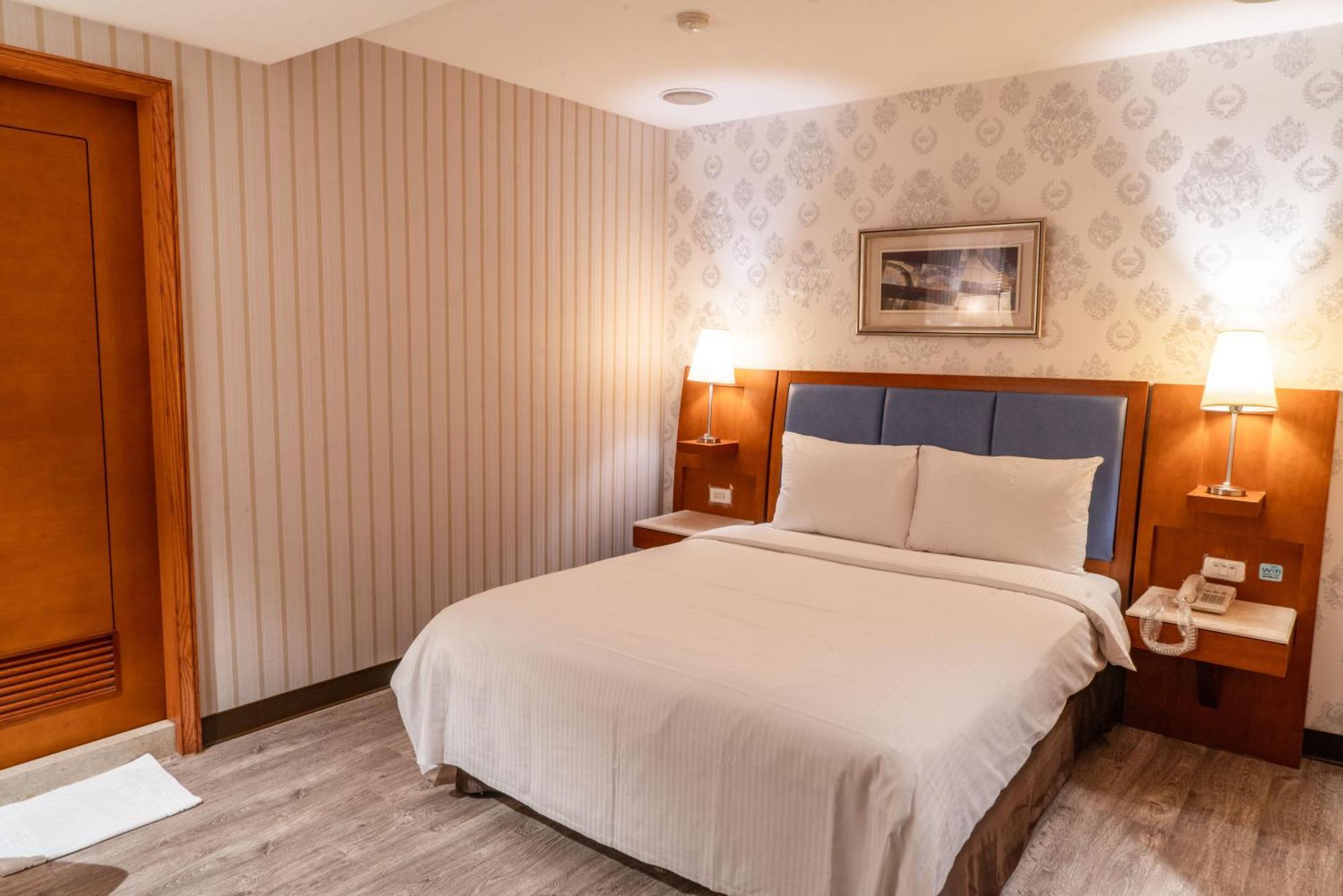 Elegance Hotel Тайбэй Экстерьер фото