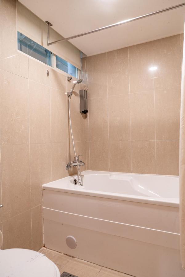 Elegance Hotel Тайбэй Экстерьер фото