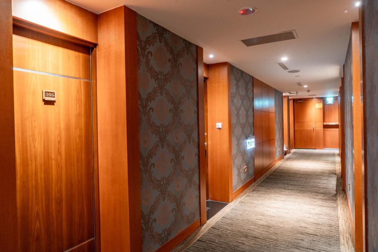Elegance Hotel Тайбэй Экстерьер фото