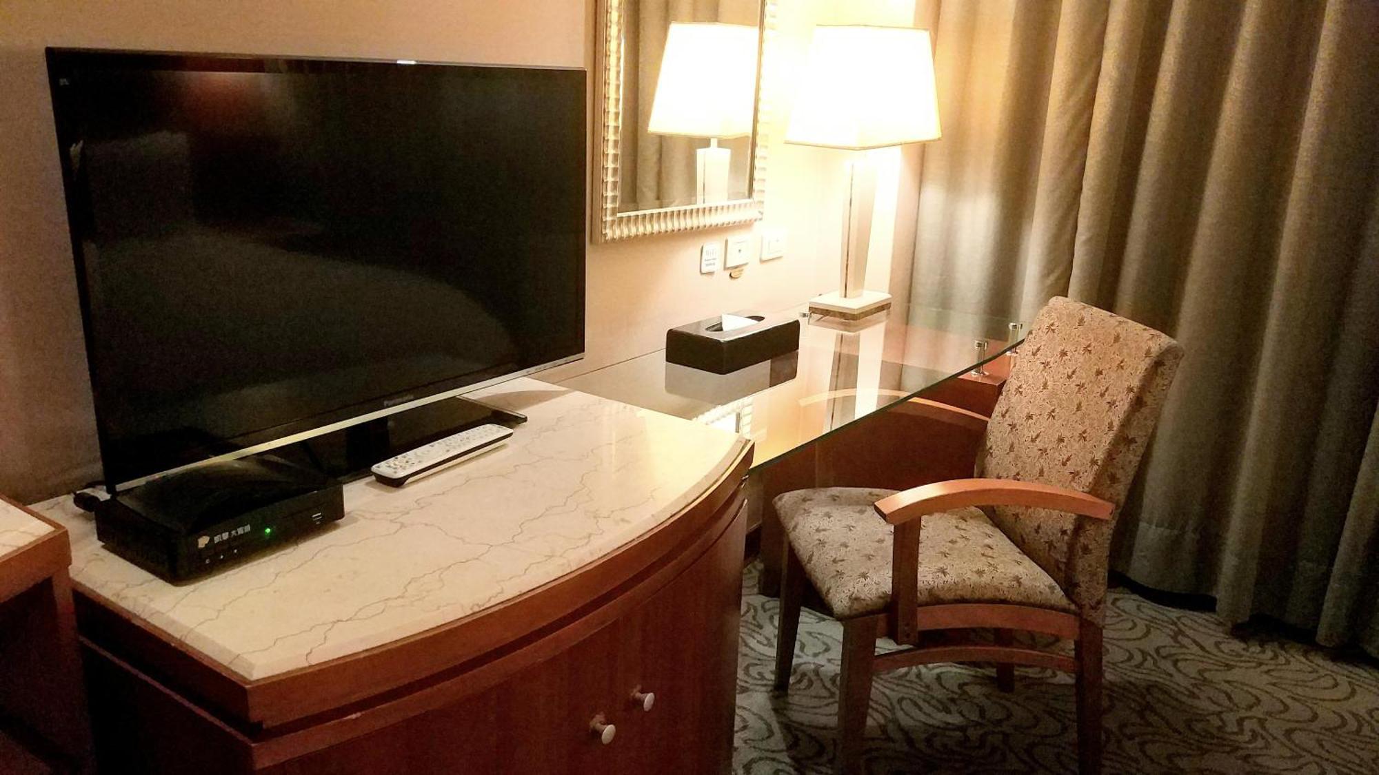 Elegance Hotel Тайбэй Экстерьер фото