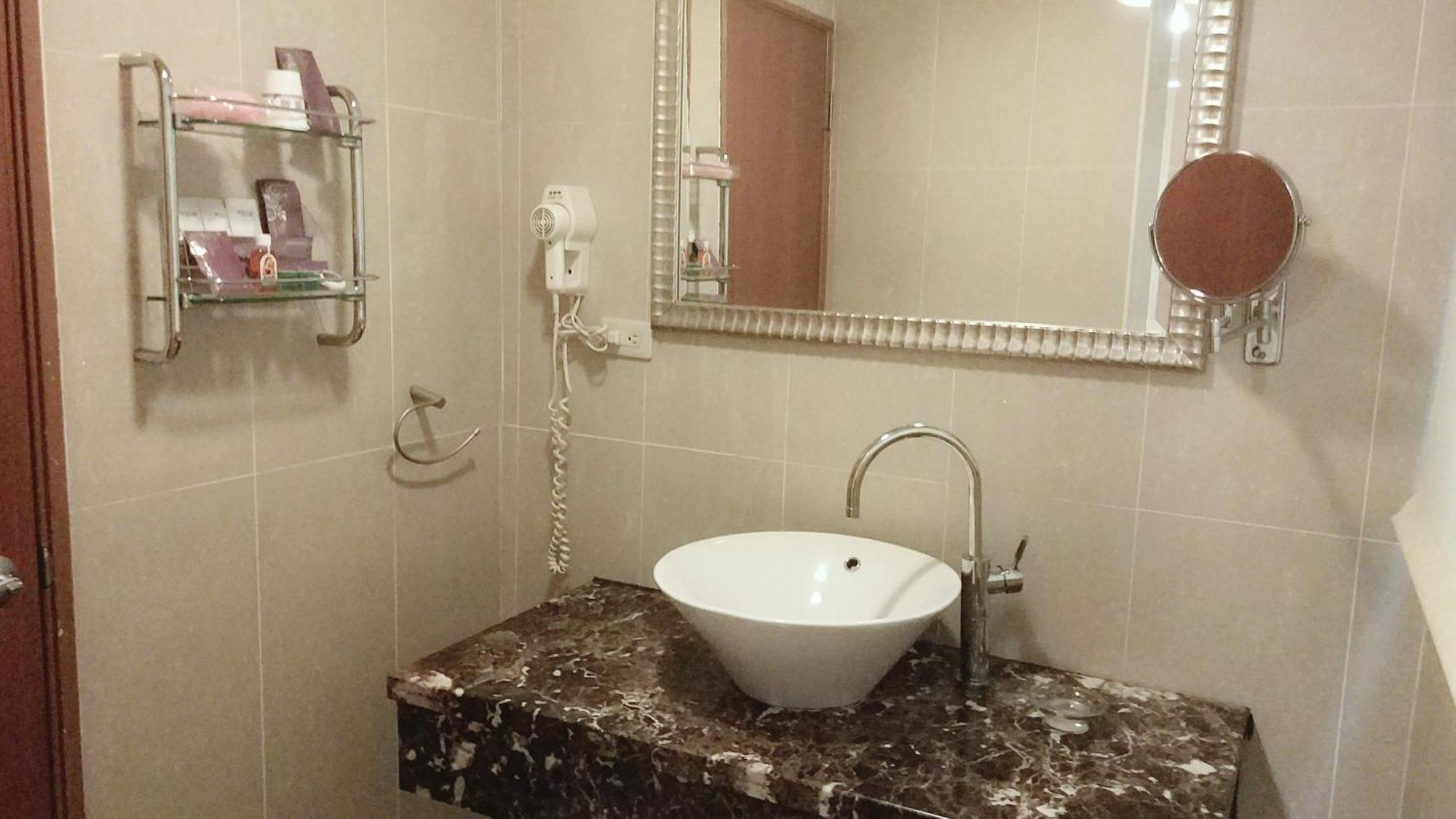 Elegance Hotel Тайбэй Экстерьер фото