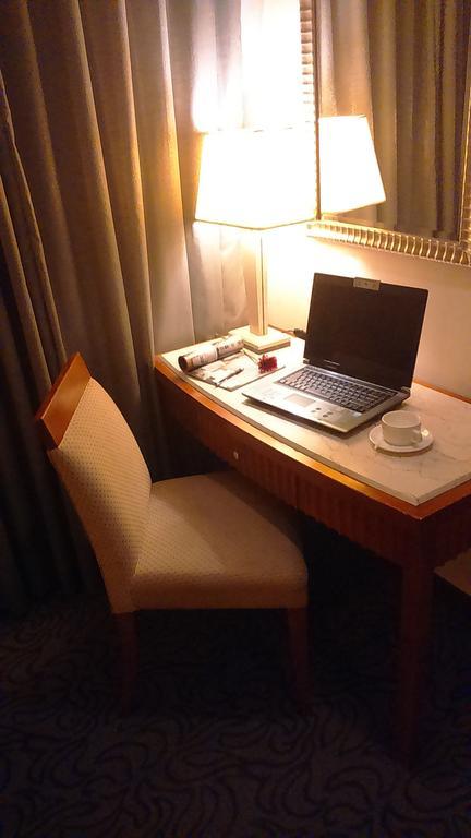 Elegance Hotel Тайбэй Экстерьер фото
