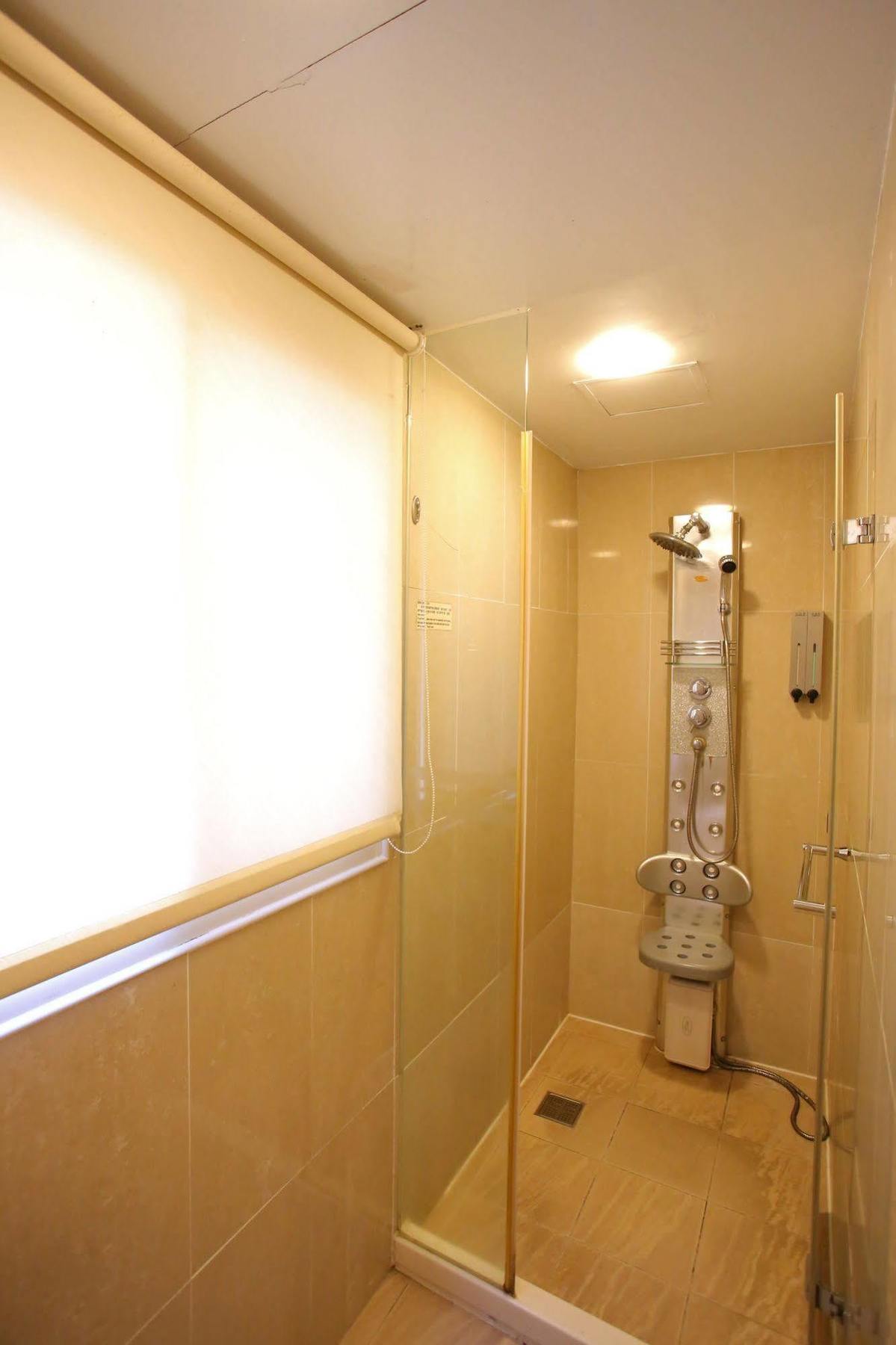 Elegance Hotel Тайбэй Экстерьер фото