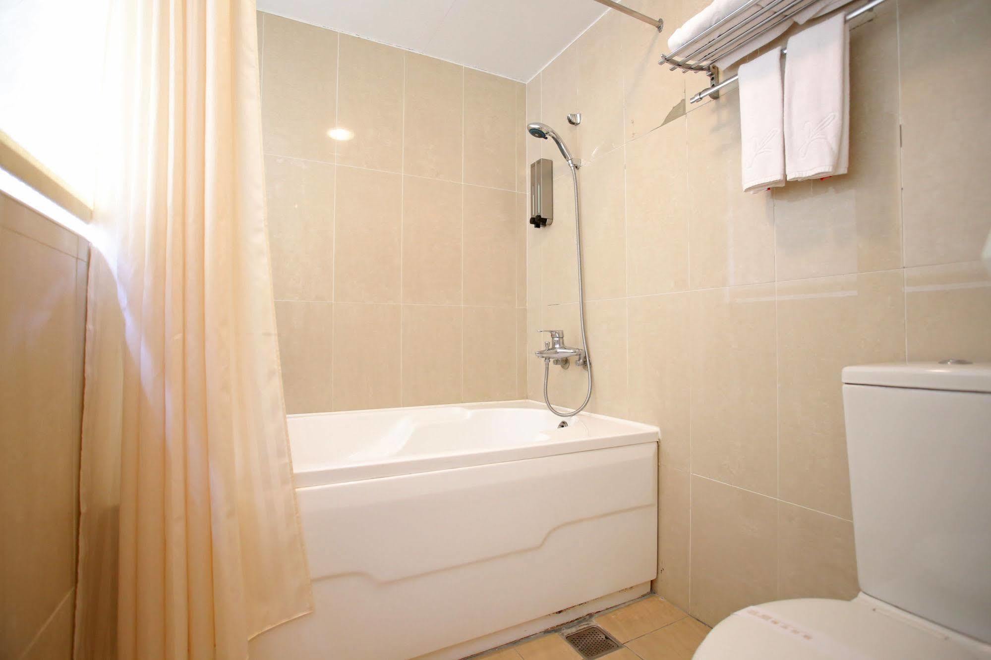 Elegance Hotel Тайбэй Экстерьер фото